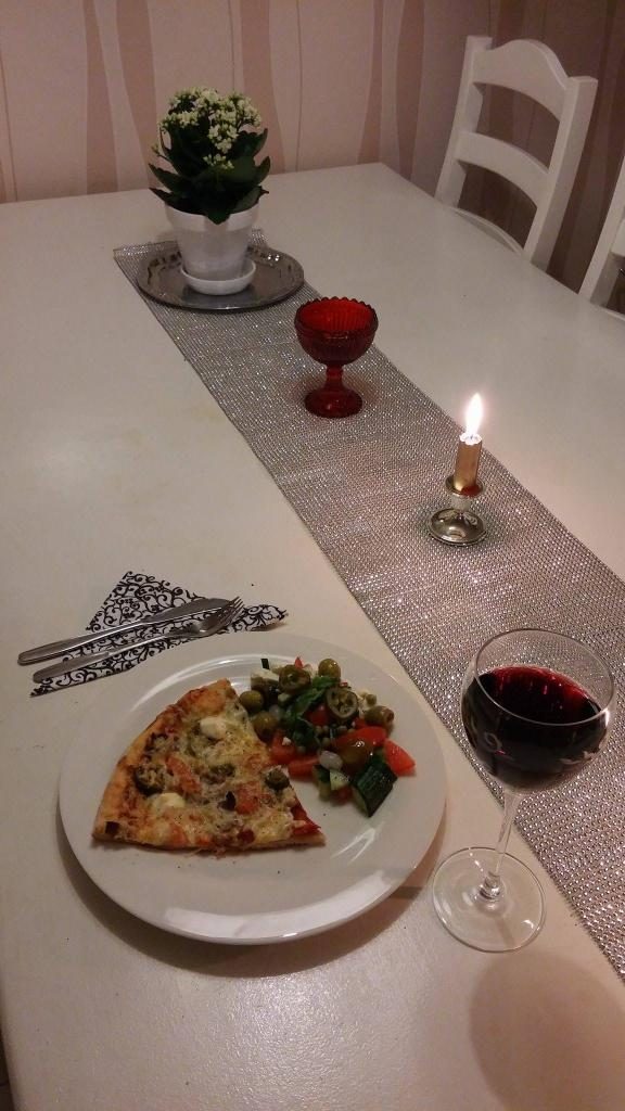 pizzaillallinen